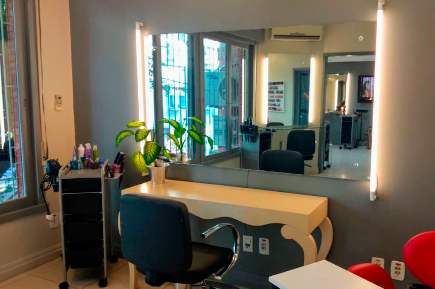 Vanessa Machry Real Beauty Studio