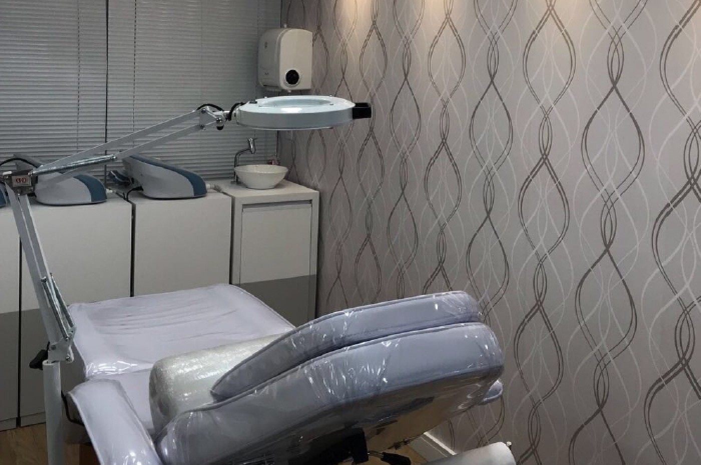 Lívia Born - Fisioterapia Dermatofuncional