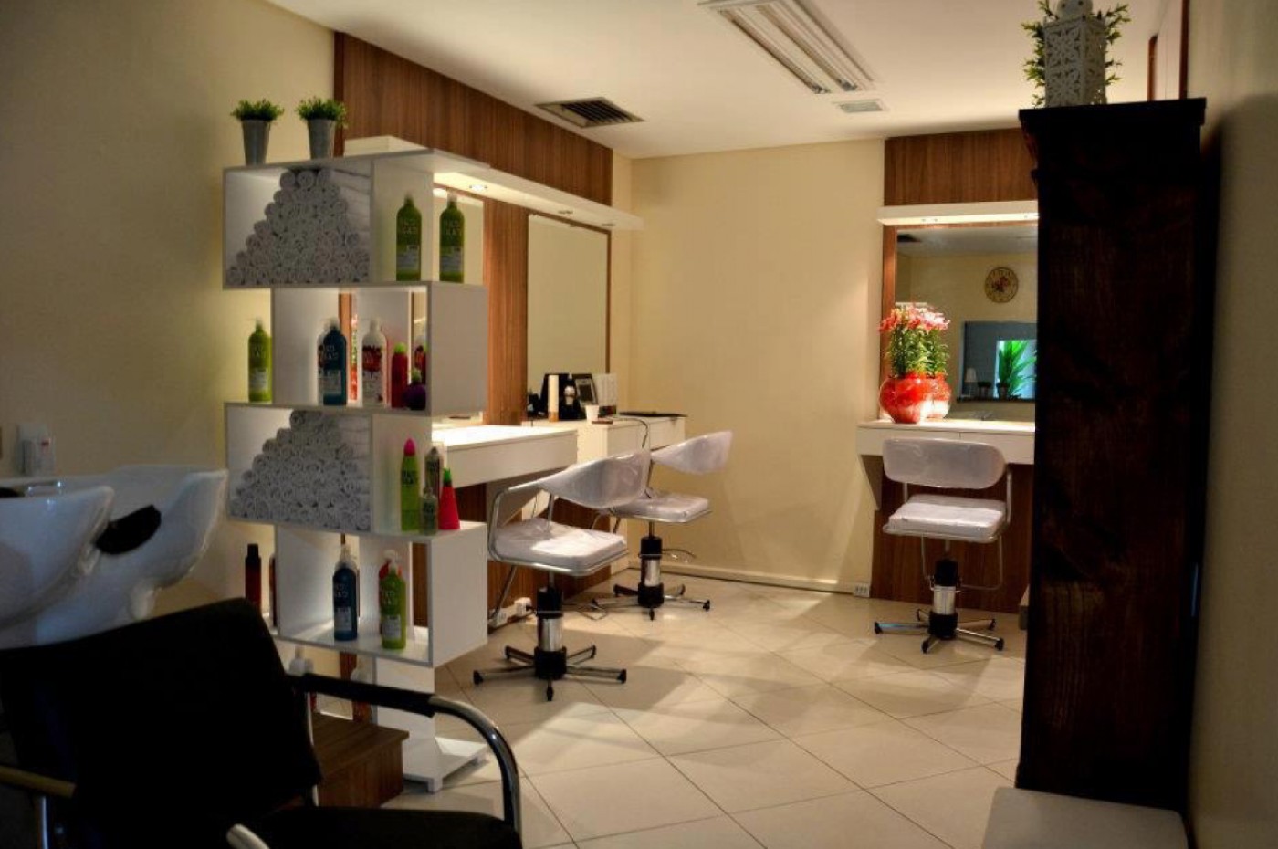 Vivar Beauty Company