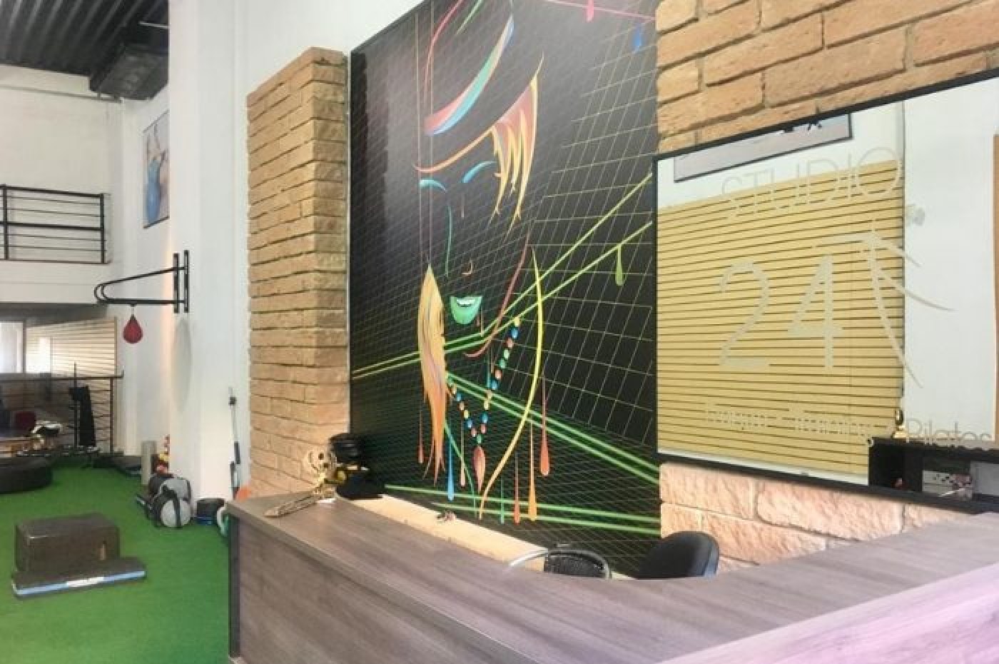 Academia Studio 24
