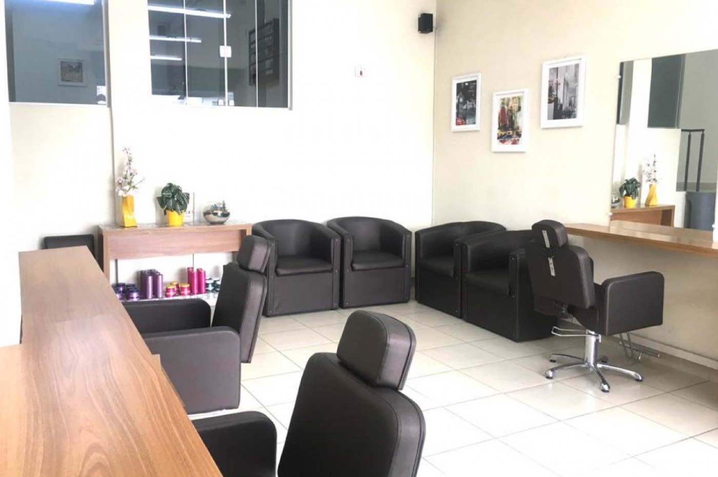 HR Hair Studio