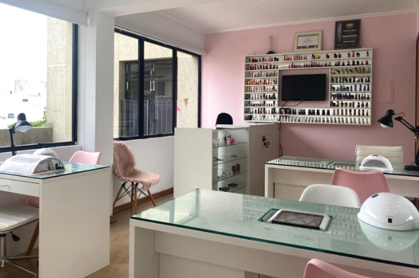 DM Nails Studio