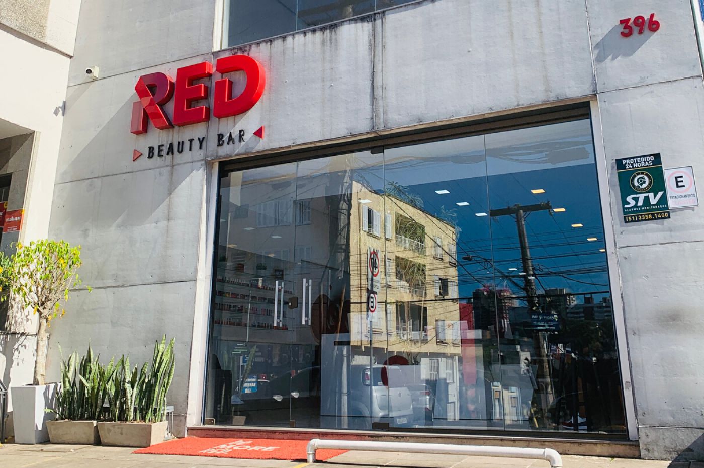 Red Beauty Bar
