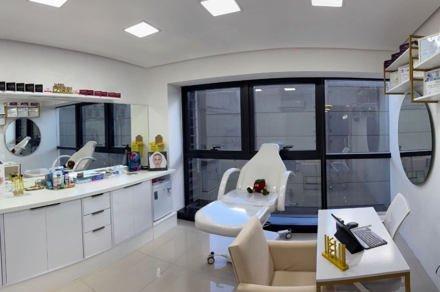 Dra. Franciele Sanchez