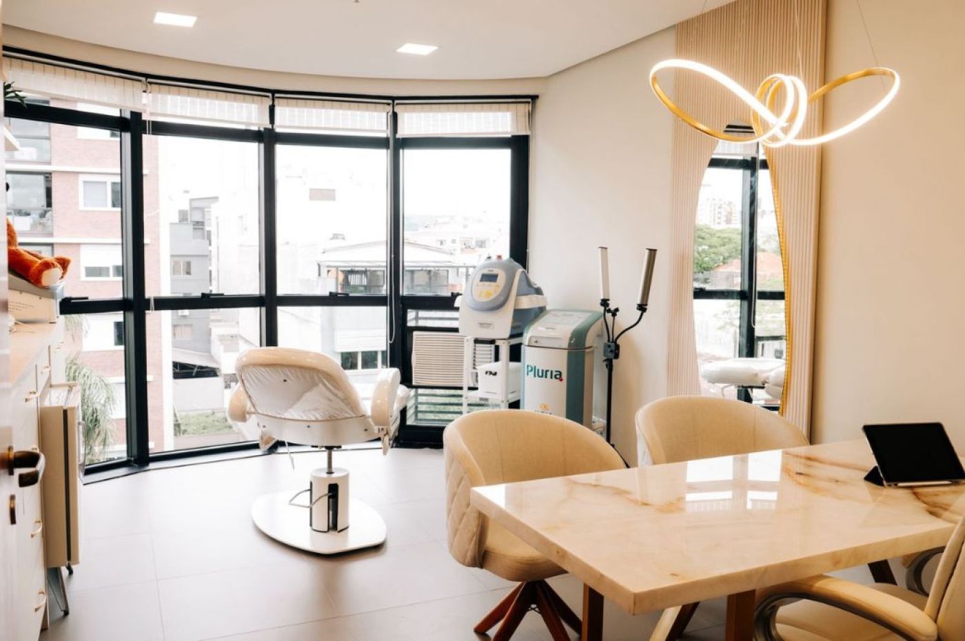 Dra. Caroline Borges