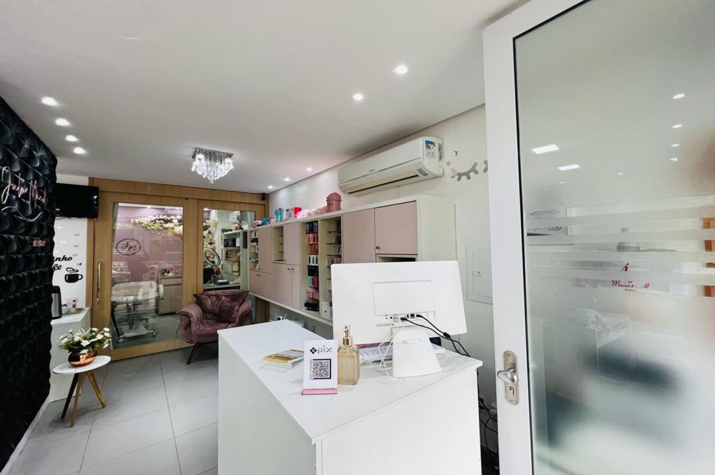 Júlia Maciel Beauty Academy