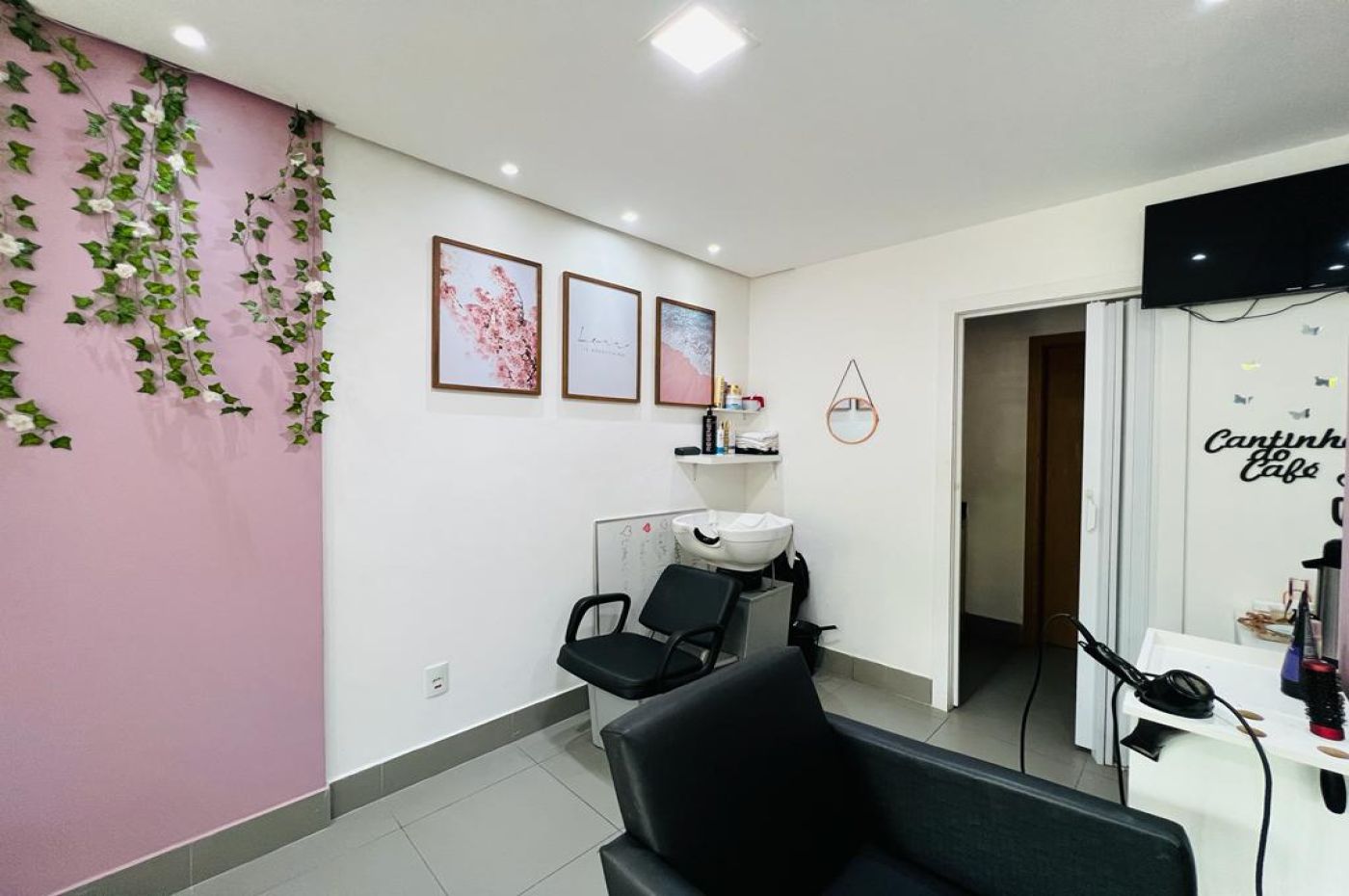 Júlia Maciel Beauty Academy