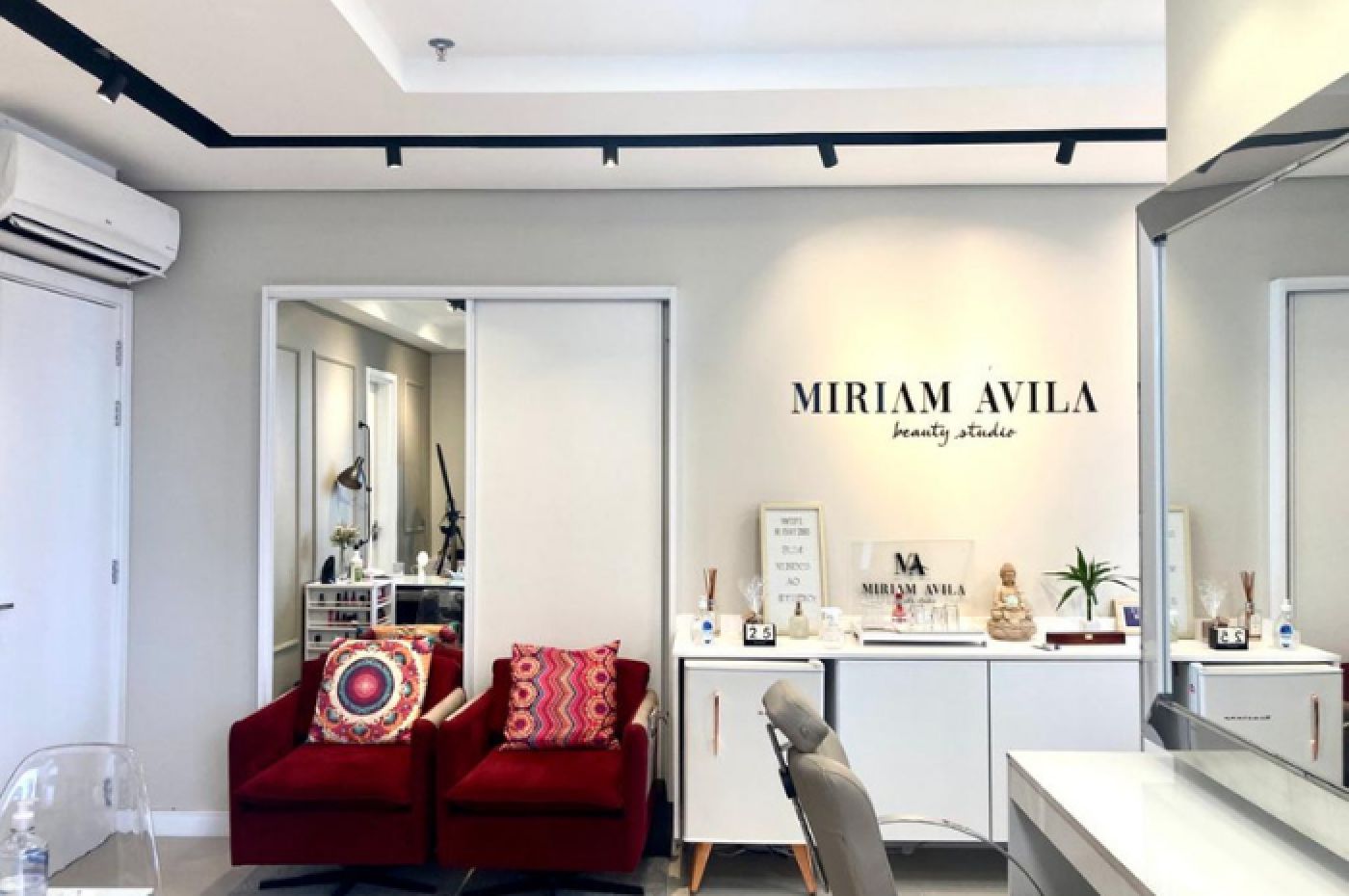 Studio Miriam Ávila by Andréia Souza