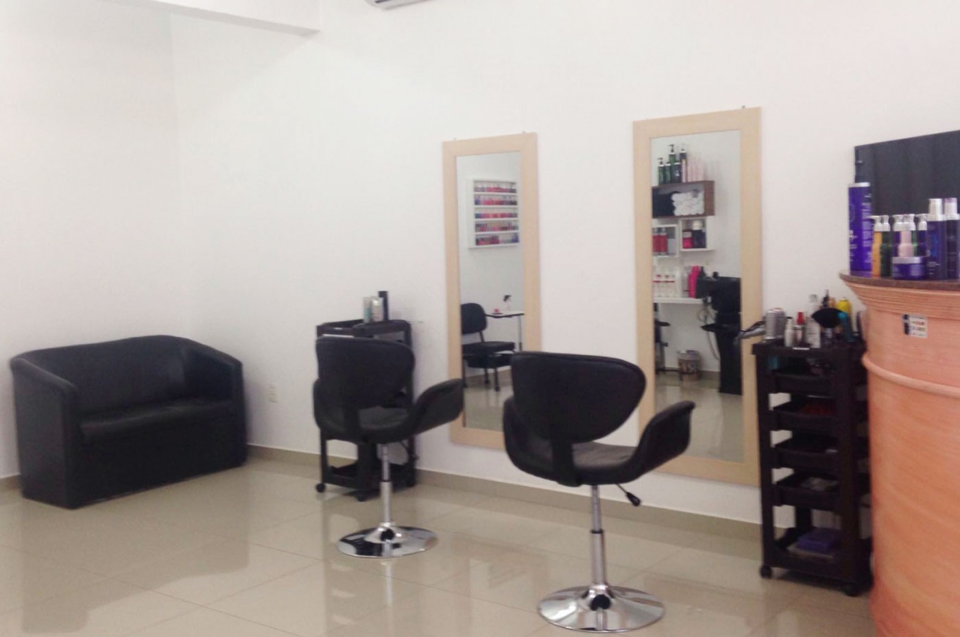 Divina's Coiffeur