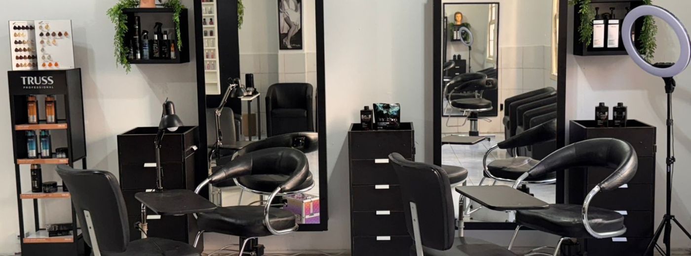 Corte + Hidratação Truss + Escova + Manicure